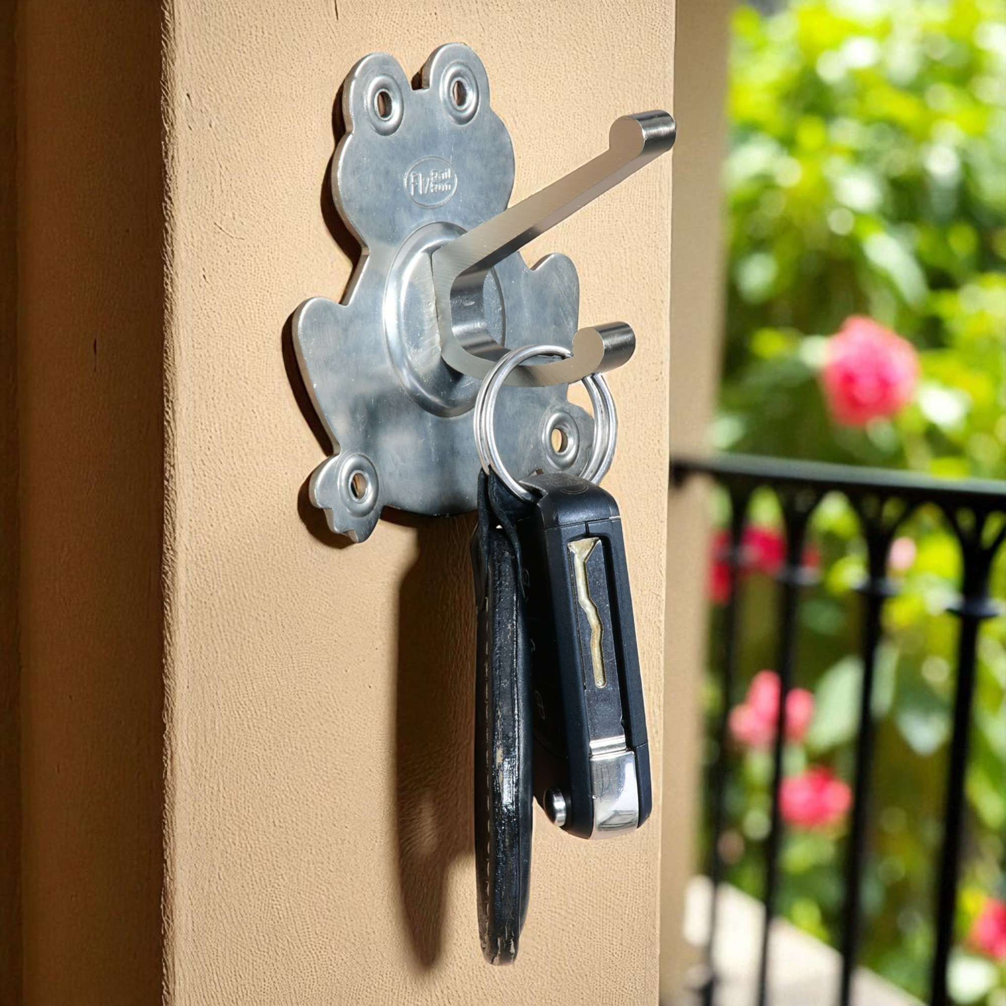 SKN 221-2-aluminium fancy double hook frog type -2